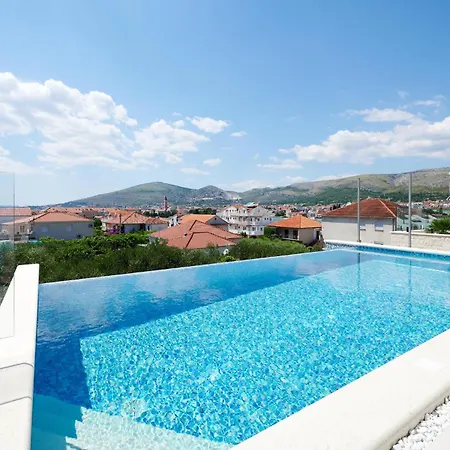 Amazing Home In Trogir Vikendica Trogir