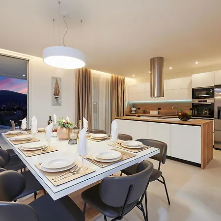 Amazing Home In Trogir Vikendica